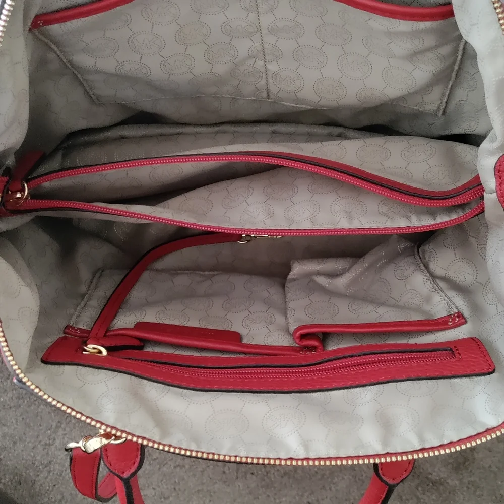 Michael Kors Large Riley 🎒 Red Purse - Picture 3 of 14
